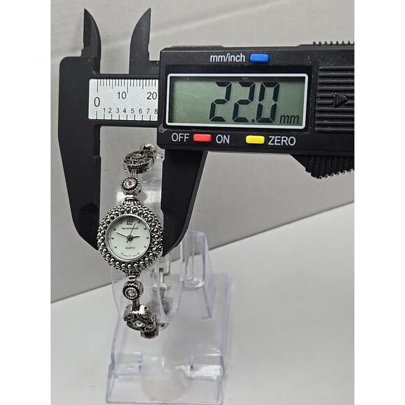 Harve Benard Marcasite Bracelet Watch Rhinestones Silver Tone Quartz New Battery - Picture 4 of 9